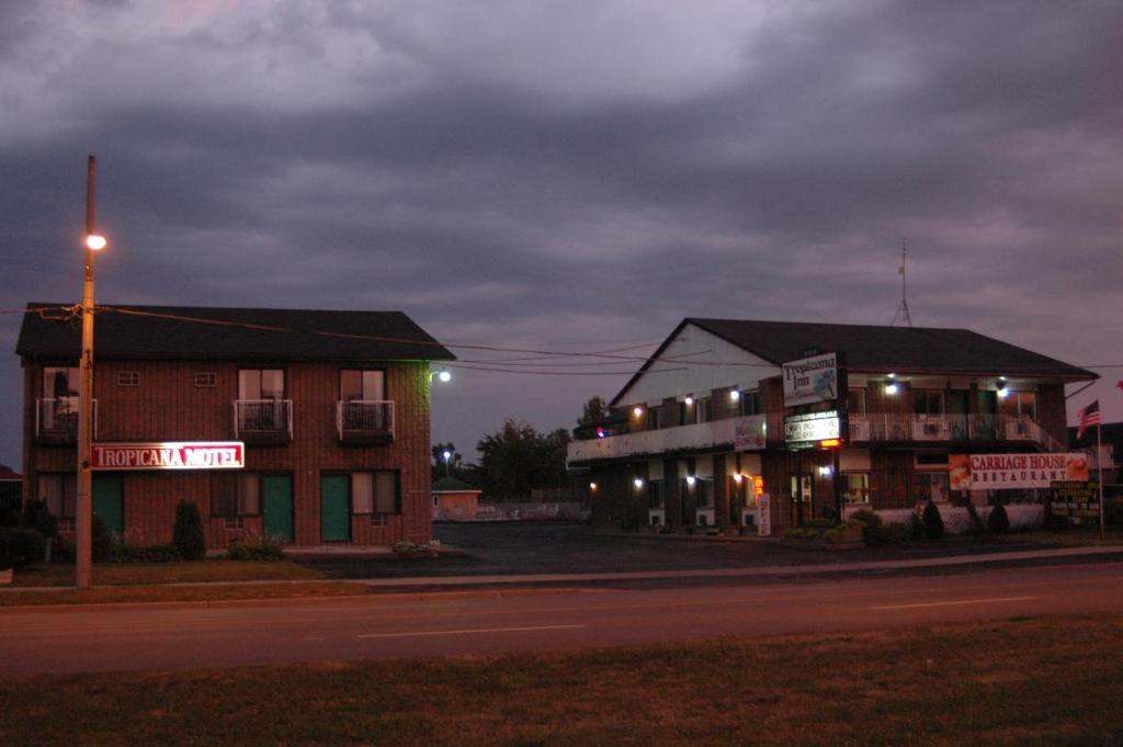 Tropicana Inn ナイアガラ・フォールズ エクステリア 写真